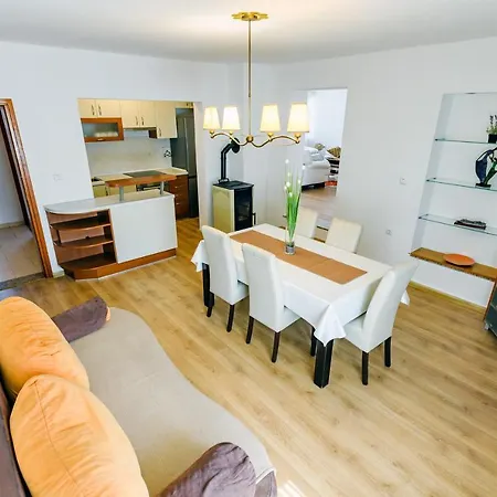 アパート Comfort Holiday - With Parking And Balcony