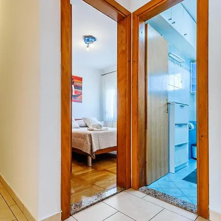 アパート Comfort Holiday - With Parking And Balcony