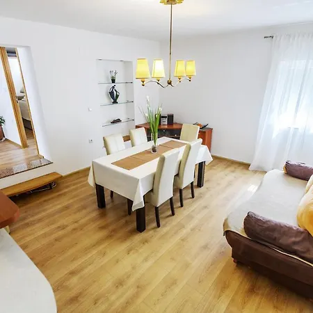 アパート Comfort Holiday - With Parking And Balcony