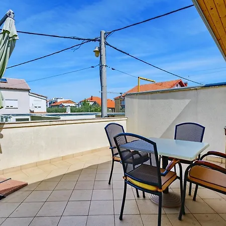 Comfort Holiday - With Parking And Balcony ザダル