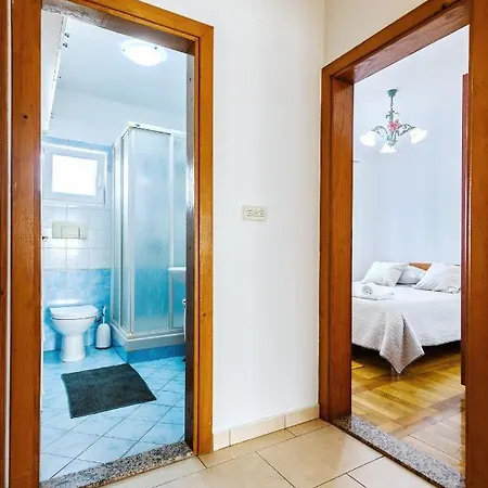 Comfort Holiday - With Parking And Balcony * ザダル
