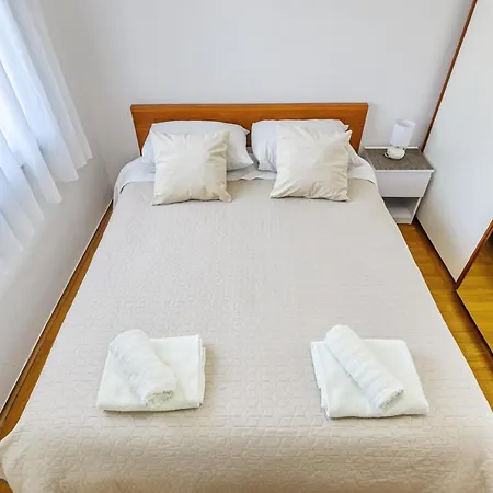 Comfort Holiday - With Parking And Balcony アパート